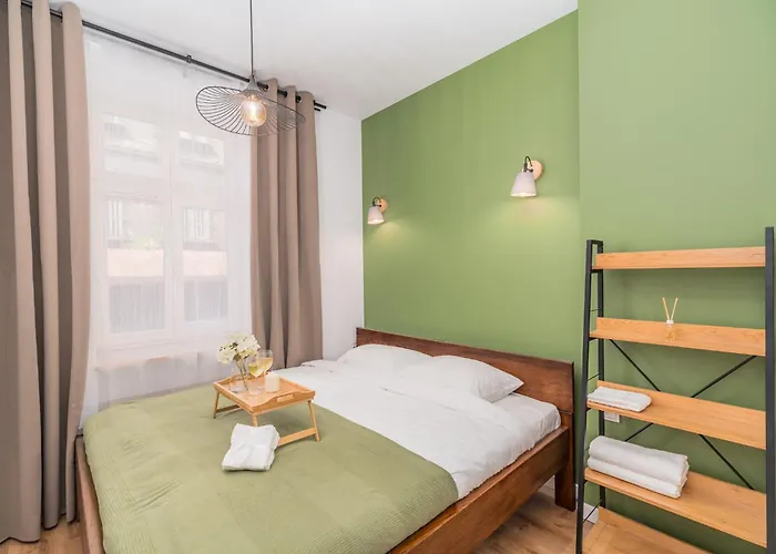 Krakow Glowny Apt - Top Location, Park&Tram Nearby - By Rentujemy