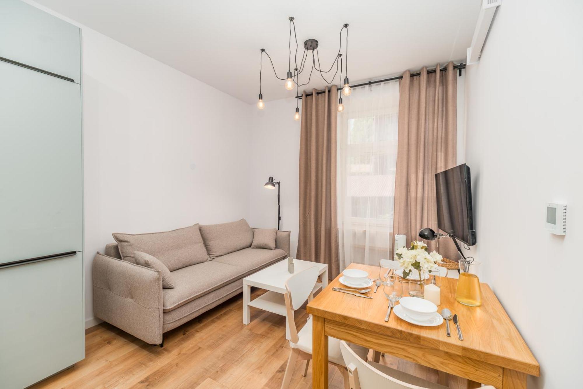 Glowny - Location, Park&tram Nearby - By Rentujemy Appartement
